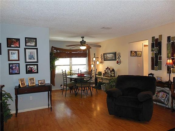 3rd image of 2836 Thistle Ct E
