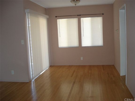 3rd image of 1333 E Kenwood Ave