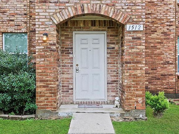 3rd image of 1512 Golden Grass Dr