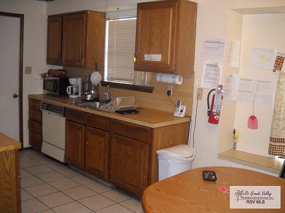 3rd image of 914 N 26th St