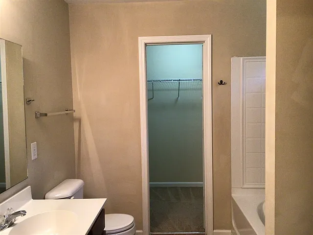 250 Border Rd — Photo 17