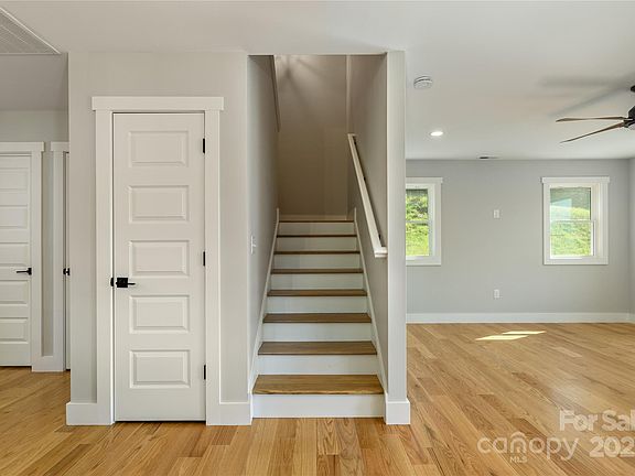 4th image of 60 Lennon Leigh Ln #3