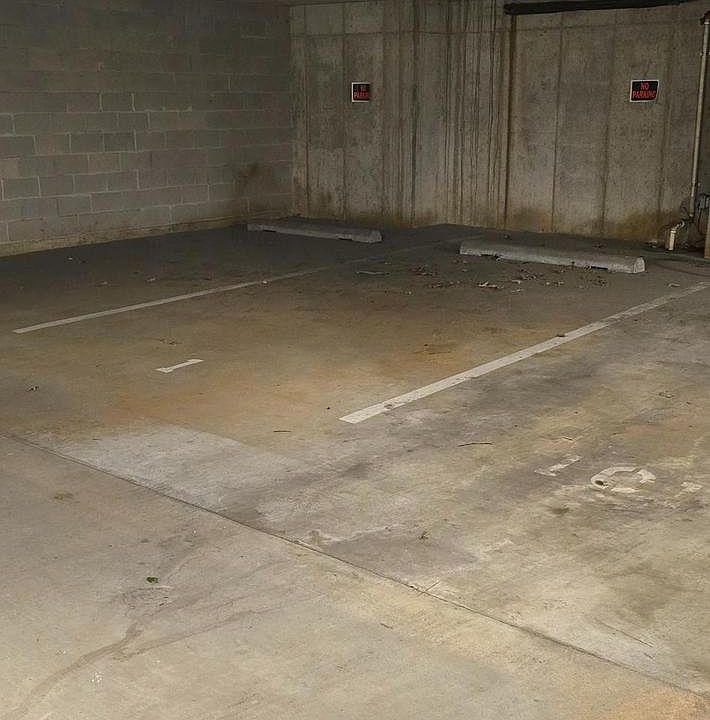 2nd image of 8535 Veterans Highway Garage Space 1