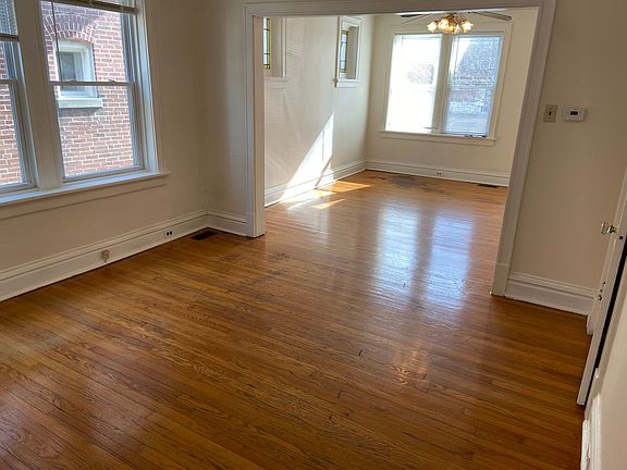 4th image of 4943 Lindenwood Ave #4943