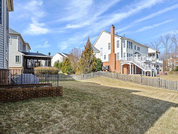 4th image of 43122 Kingsport Dr
