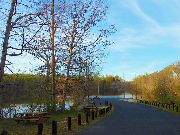 Lake Ridge Parks/Boat Ramp