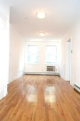 Rented by Tower Brokerage | media 21