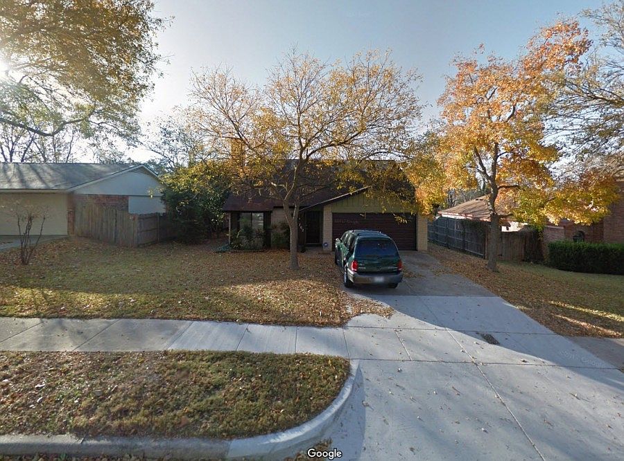 1st image of 702 Meadowglen Dr