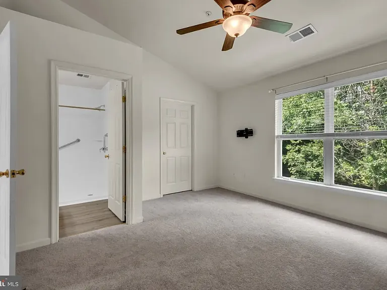 702 Horse Chestnut Ct — Photo 14