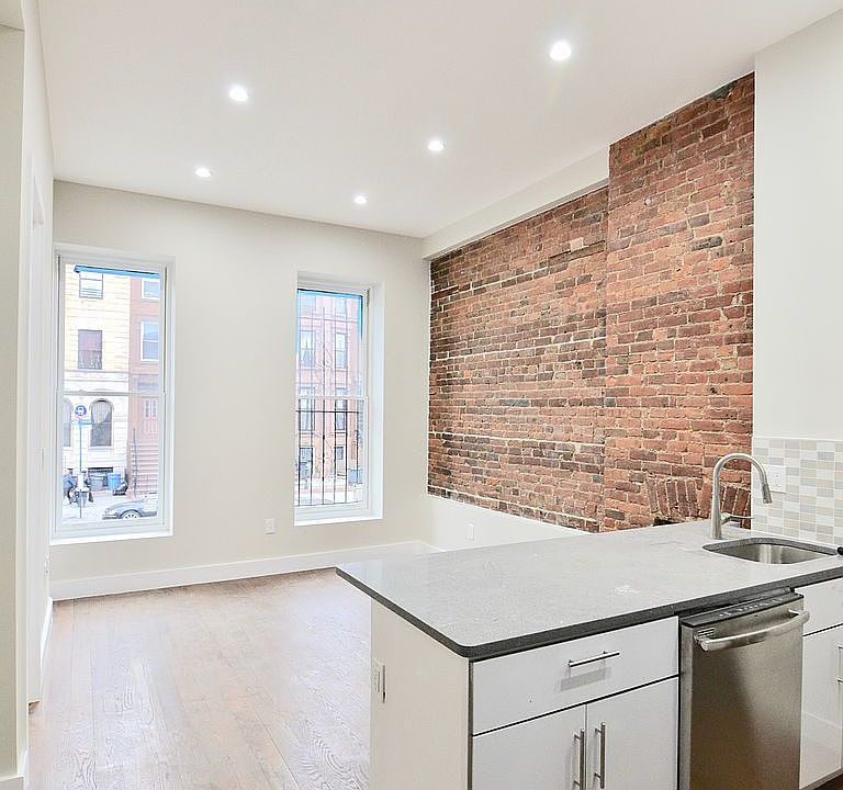 1st image of 168 Halsey St APT 2