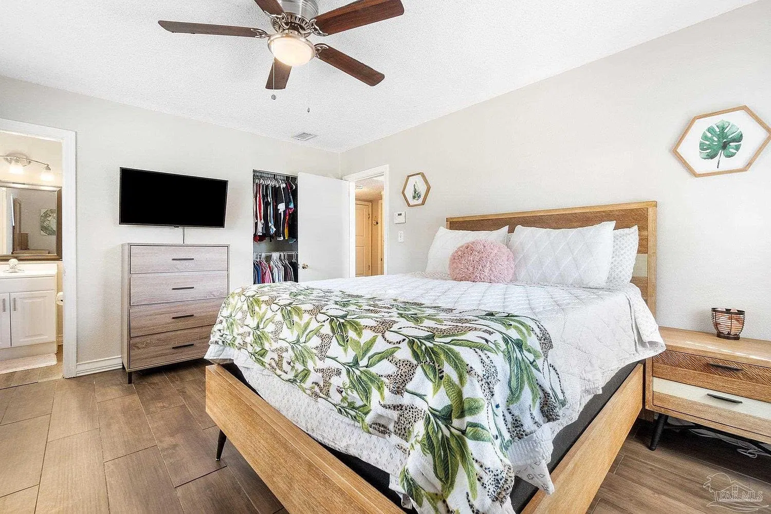 5 bed, 1594 sqft, $700 — Photo 4