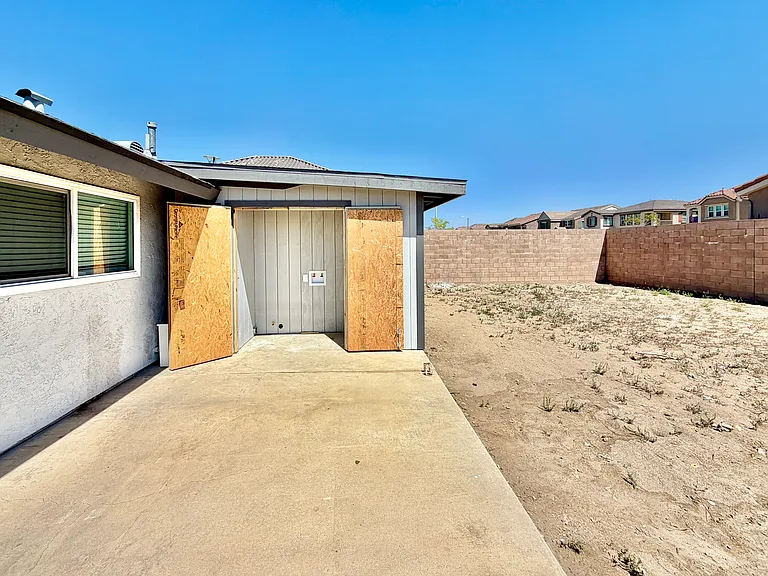 1017 W Casmalia St — Photo 27