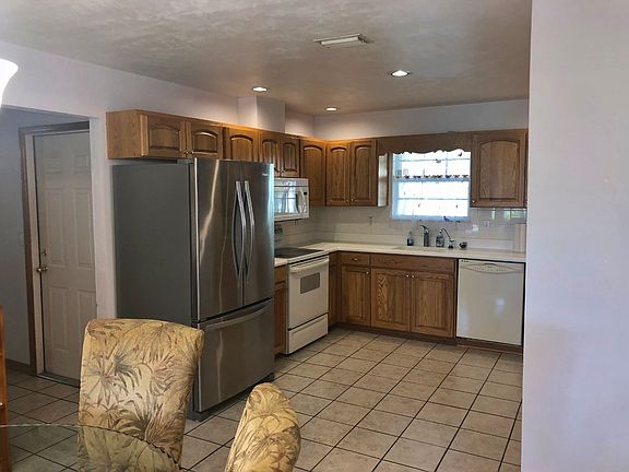 5th image of 505 SW Deanna Ter