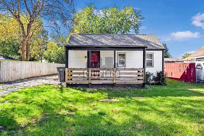 2 bed, 1.0 bath, 680 sqft, $1,250 — Photo 1