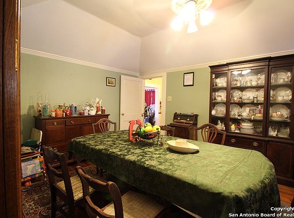 5th image of 113 Lindell Pl