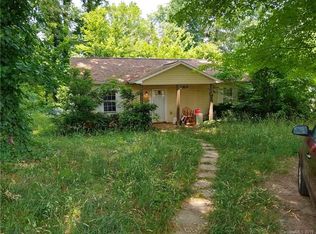 105 Lee St, Morganton, NC 28655