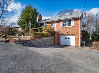 41 Serena Ln, Yonkers, NY 10703