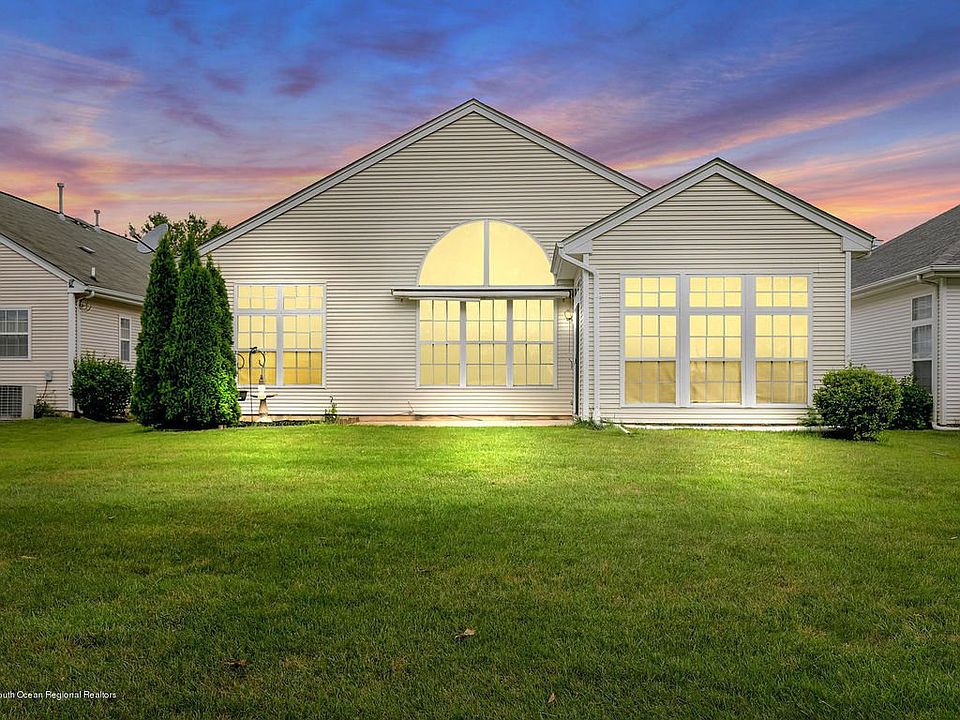 1st image of 7 Greenhaven Ct
