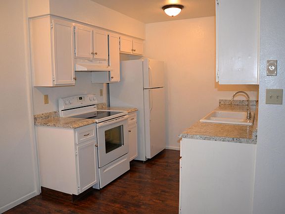 3rd image of 8131 N 107th Ave Unit 67