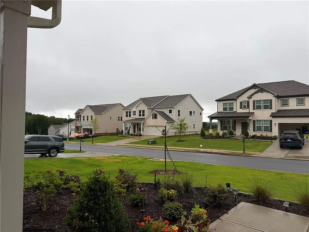 4 bed, 3.5 bath, 2900 sqft, $3,400 — Photo 1