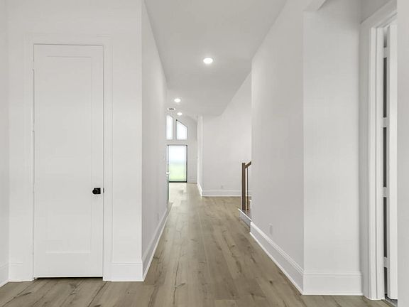 Tristan B foyer