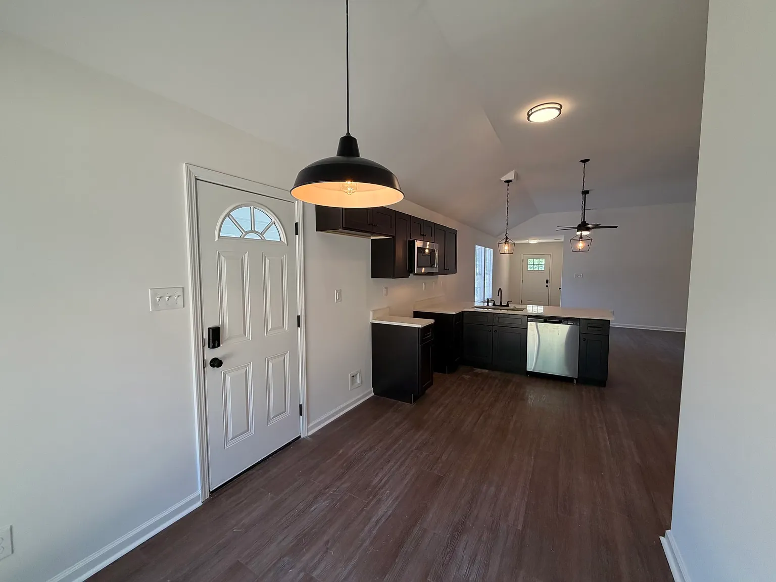 4 bed, 1390 sqft, $1,425 — Photo 4
