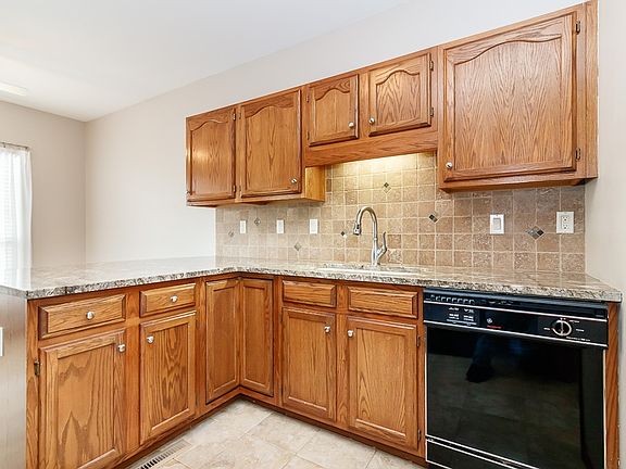 5th image of 4725 Westchester Dr NE #1