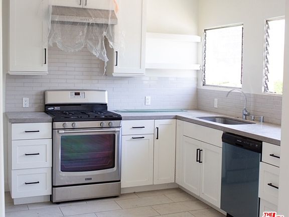 2nd image of 266 S Mansfield Ave