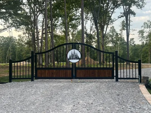 106 Pine Grove Ln, Dover, TN 37058