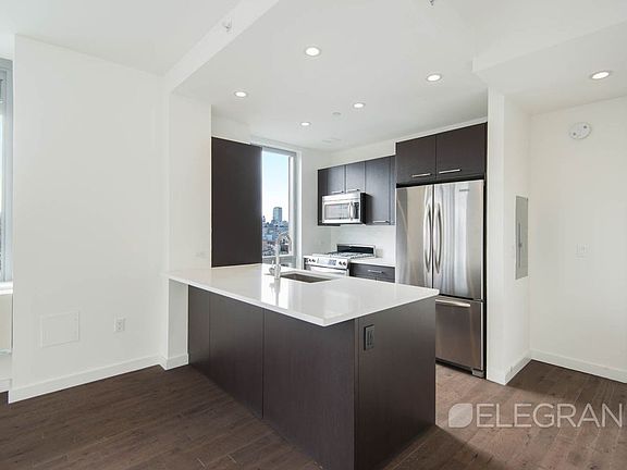 4th image of 321 Cathedral Pkwy #14C