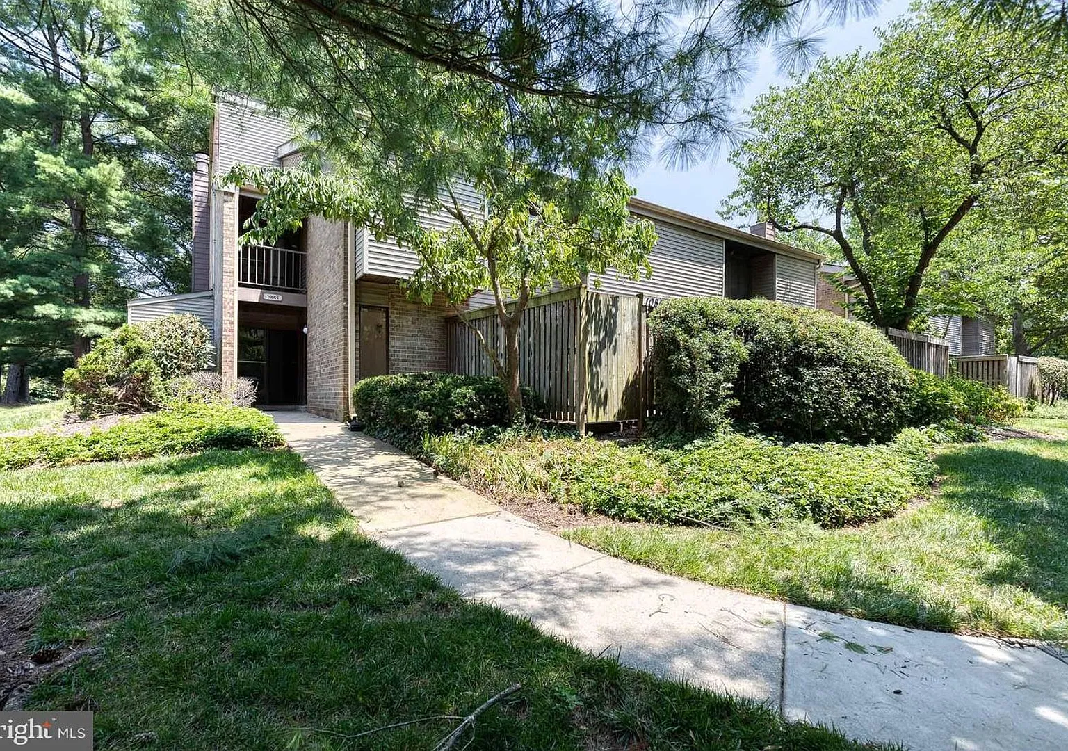 Welcome to Cross Fox Lane, a 3bd 2.5bth home in the lovely and sought after Wilde Lake community ... — Photo 1