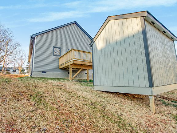 4th image of 105 Hillcrest Dr #105