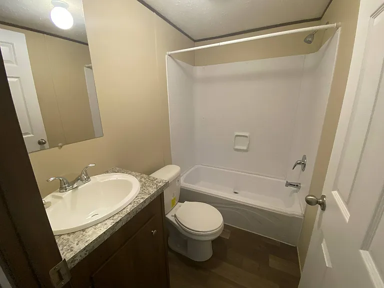 Rose City Estates — Photo 13