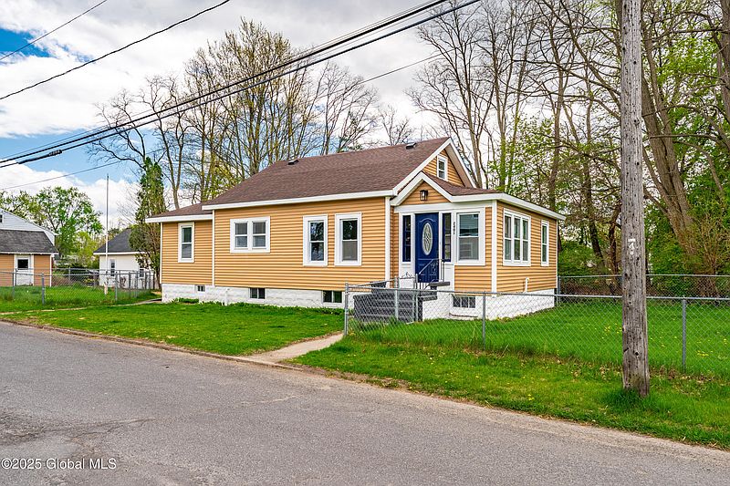 2nd image of 2401 1st Avenue