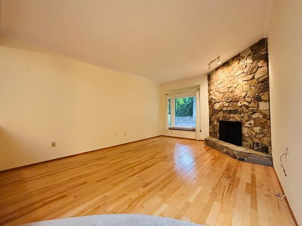 3 bedroom rental in Delta — photo 8