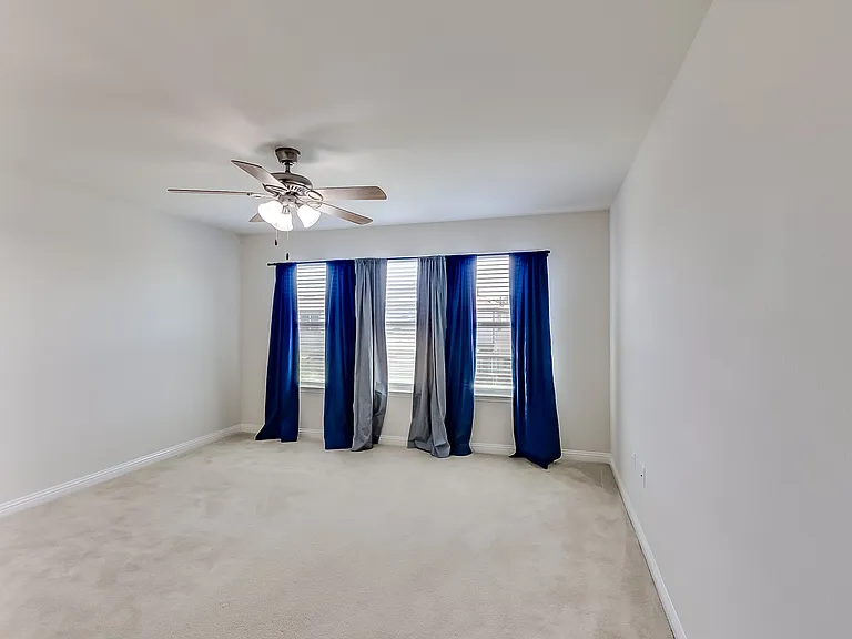 1005 Cold Bear Cv — Photo 16