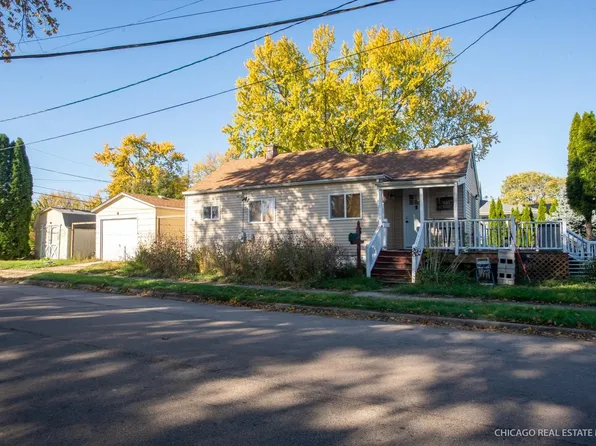 945 S 7th St, Dekalb, IL 60115
