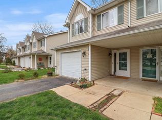 110 Beacon Dr, Hobart, IN 46342