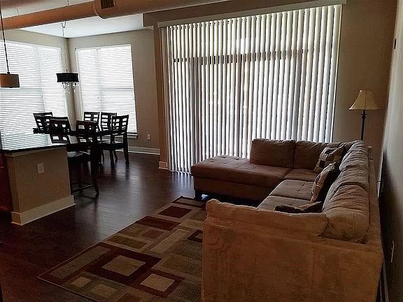 4th image of 220 Cedar St APT 200