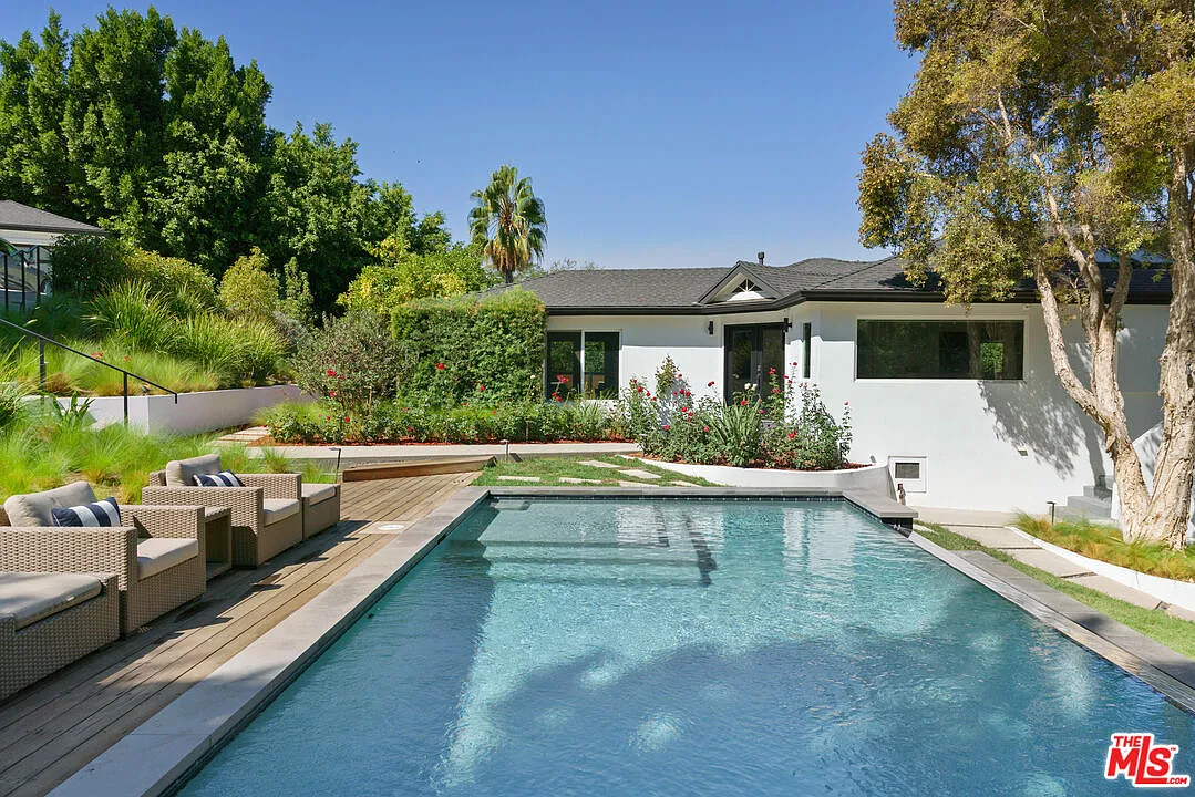 4 bed, 5.0 bath, 3800 sqft, $16,900 — Photo 4