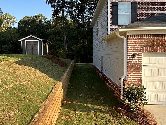 4th image of 11 Meadowview Cir