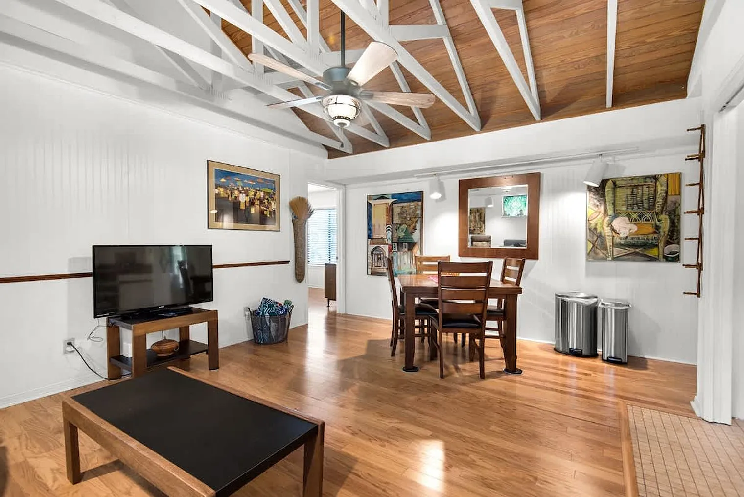 2 bed, 1.0 bath, $3,118 — Photo 4