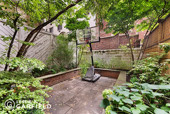 Sold by Leslie J. Garfield | media 4