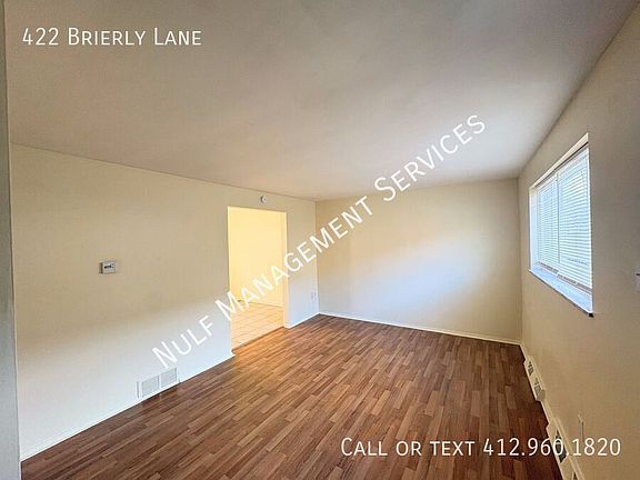 3rd image of 422 Brierly Ln