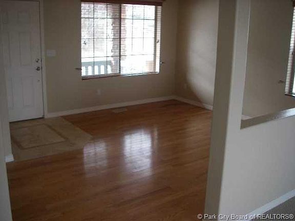 3rd image of 5876 N Fairview Dr