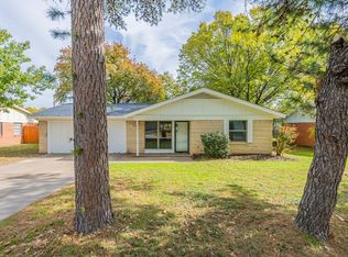 1328 Harrison Ln, Hurst, TX 76053