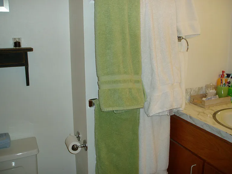 802 Crystal St — Photo 4