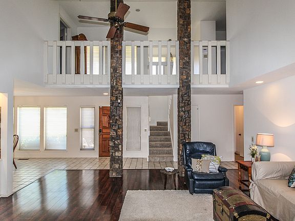 5th image of 10017 Oakridge Cir
