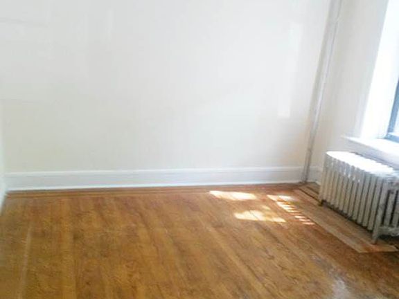 4th image of 419 14th St APT 3R