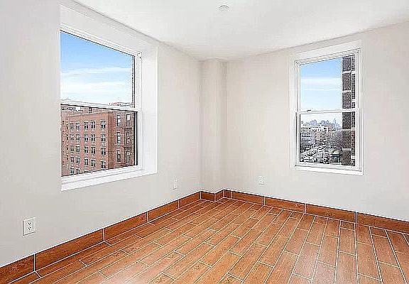 5th image of 2006 Lexington Ave #4A